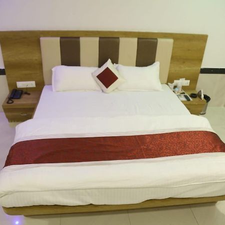 Amber Hotel Barmer Zewnętrze zdjęcie